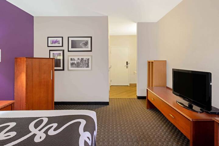 Room 25 of 60