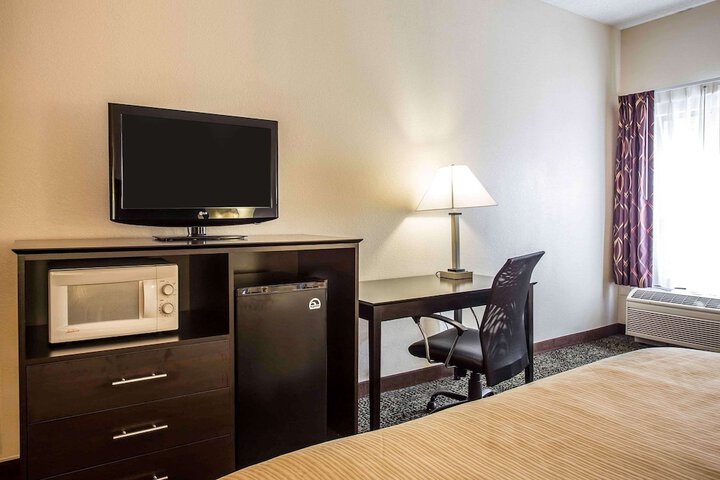 Room 7 of 24