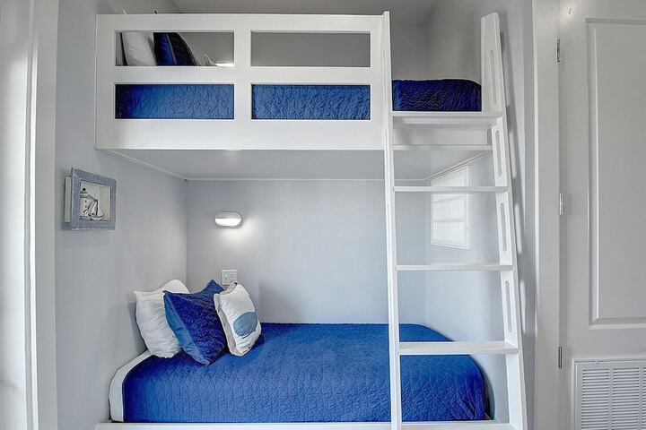Room 28 of 44