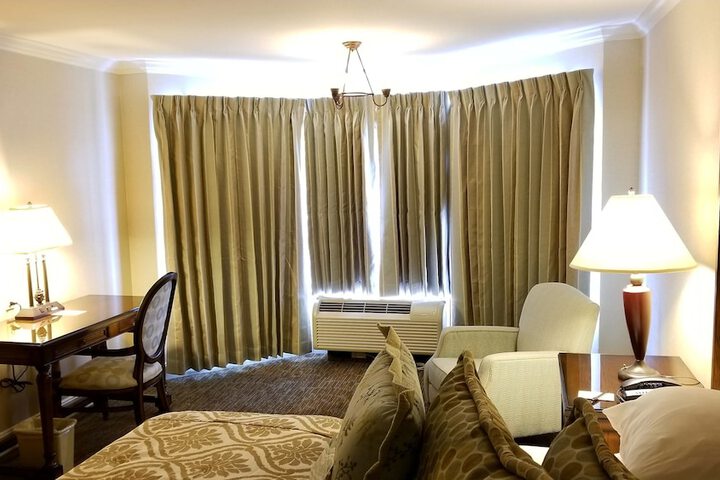 Room 43 of 62
