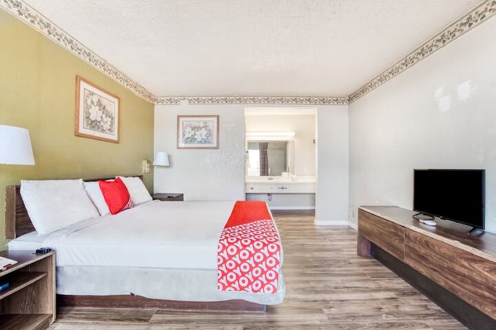 Room 14 of 27