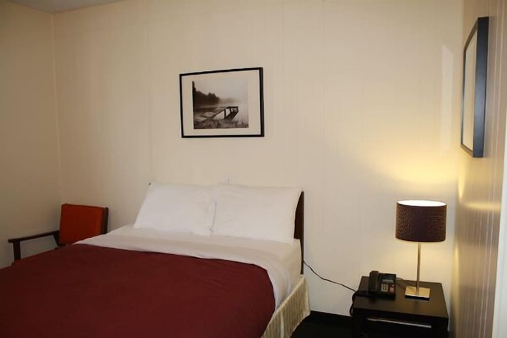 Room 13 of 46
