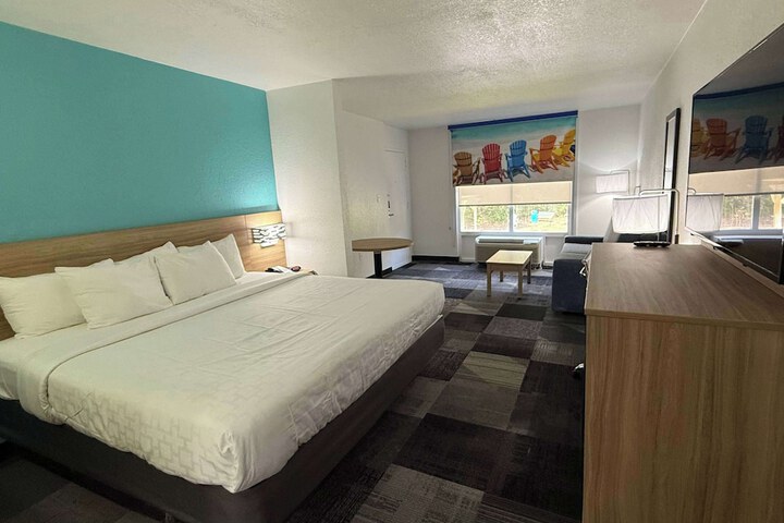 Days Inn by Wyndham Eglin AFB