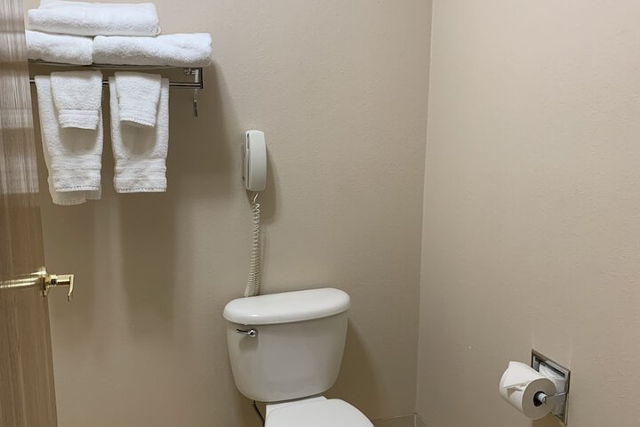 Room 33 of 61