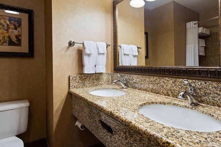Lloyd Hotel Astoria Bayfront an Ascend Collection Hotel