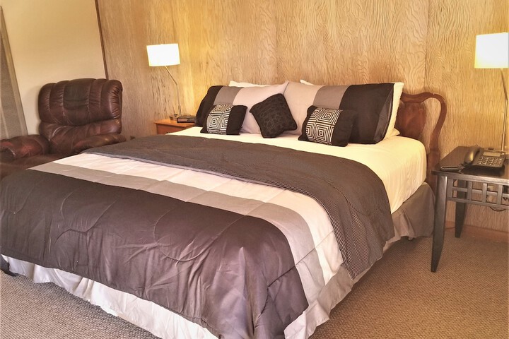 Room 10 of 81