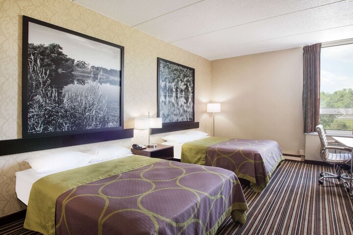 Room 12 of 35