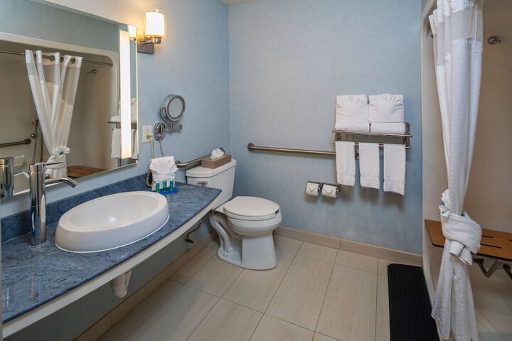 Holiday Inn Express and Suites Modesto by IHG