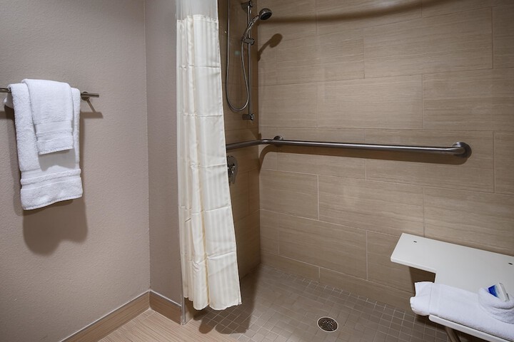 Room 12 of 20