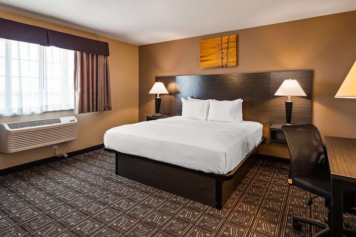 Room 10 of 26