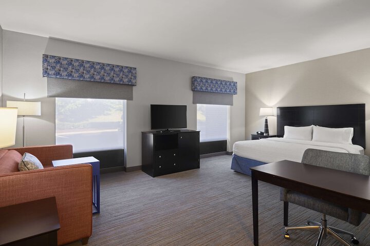 Room 10 of 63