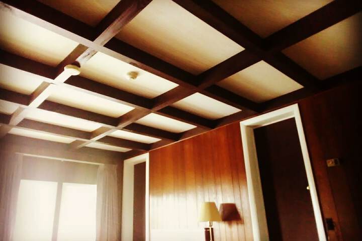 Room 4 of 20