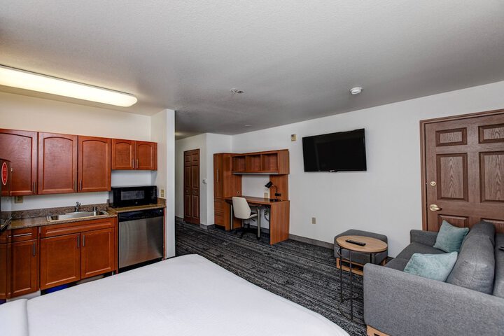 Room 15 of 23