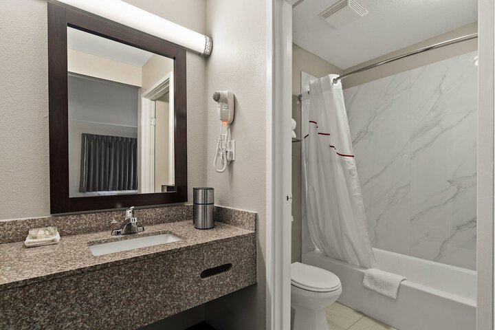 Room 20 of 33