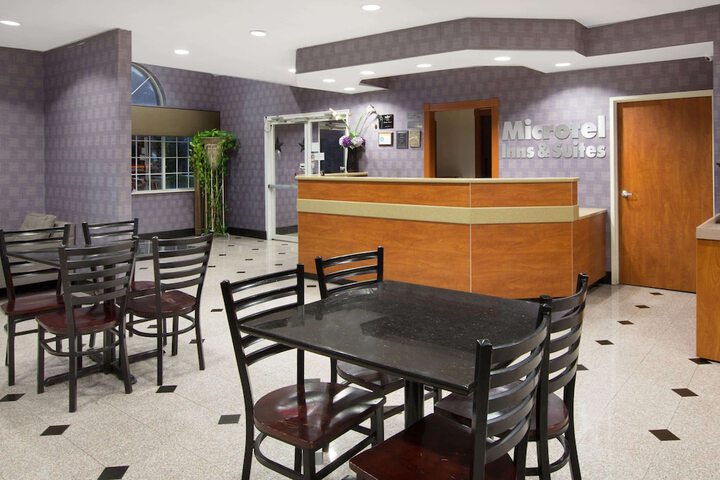 Microtel Inn & Suites by Wyndham Garland / Dallas