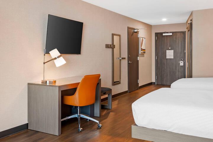 Cambria Hotel & Suites Plymouth