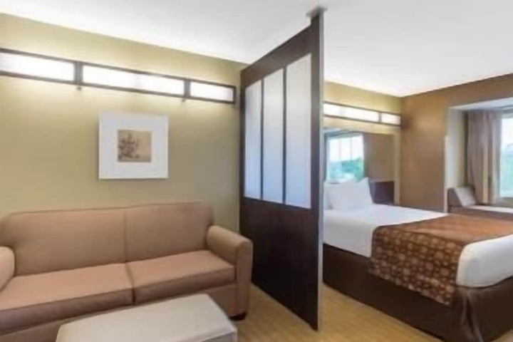 Room 12 of 23