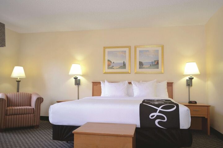 Room 18 of 32