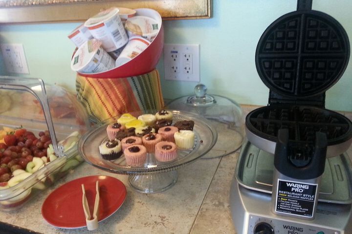 Breakfast/Coffee Service 74 of 112