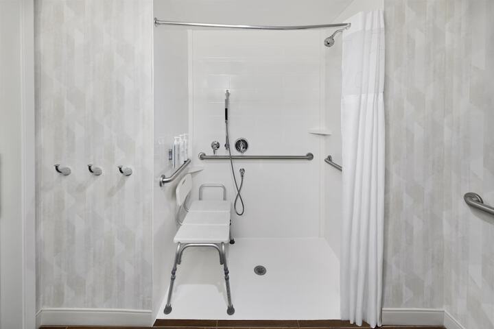 Hampton Inn & Suites Detroit / Troy