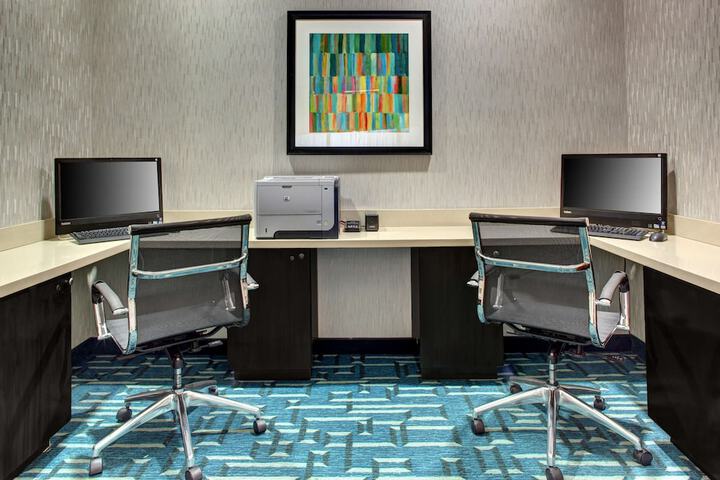 Business Center 39 of 39