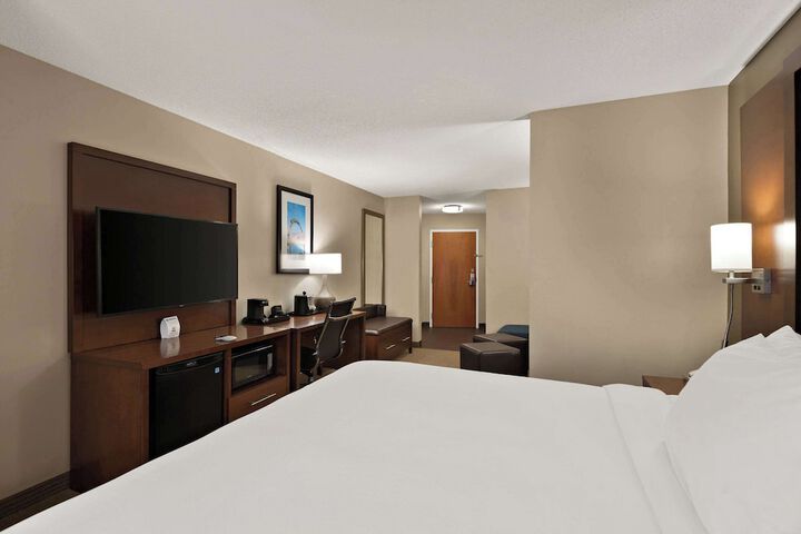 Room 15 of 30
