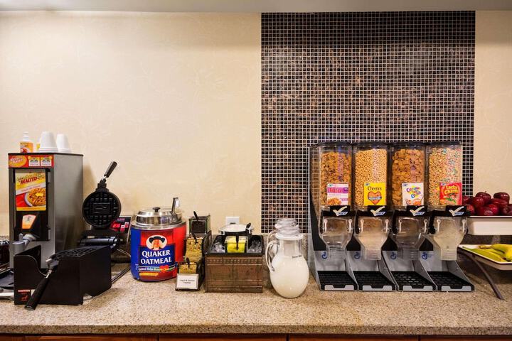 Breakfast/Coffee Service 11 of 14