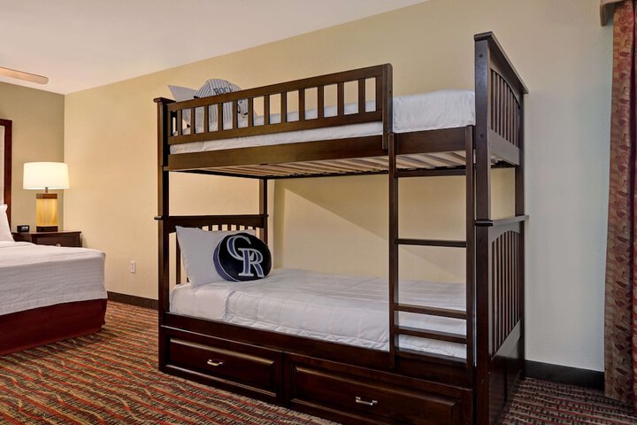 Room 19 of 48