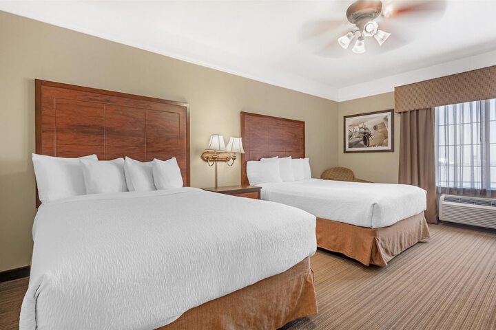 Best Western Plus Monica Royale Inn & Suites