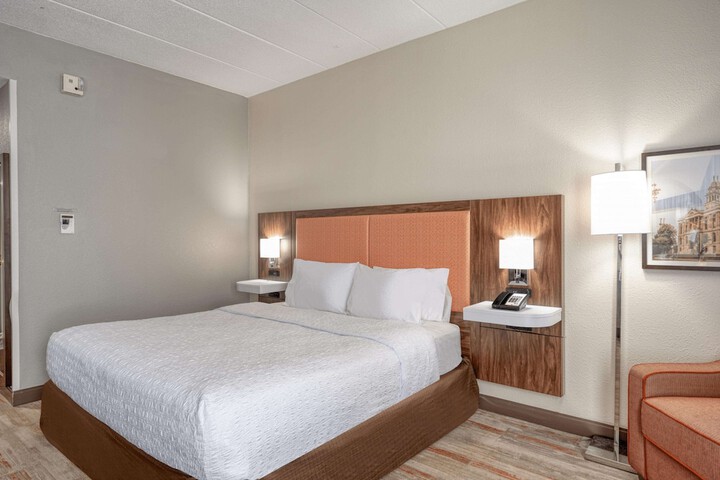 Room 14 of 40