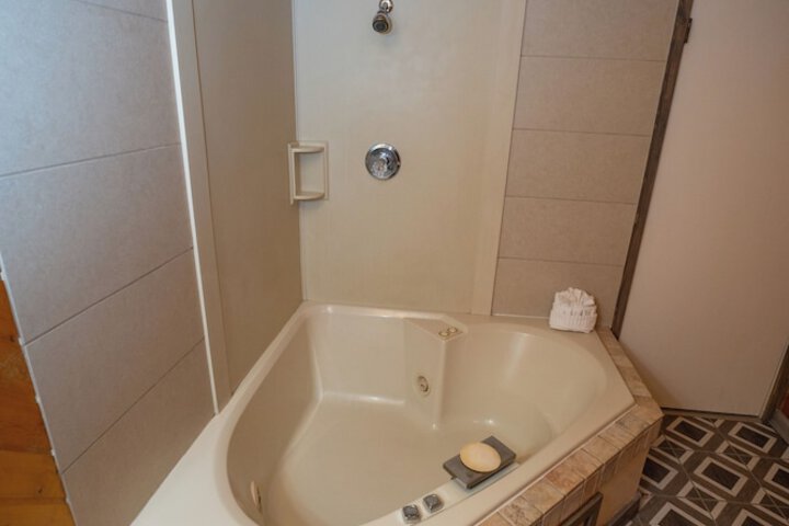 Room 30 of 113