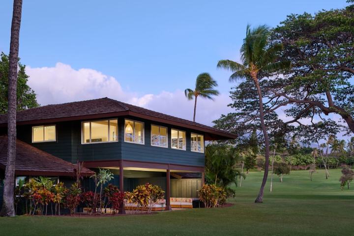 Royal Lahaina Resort & Bungalows