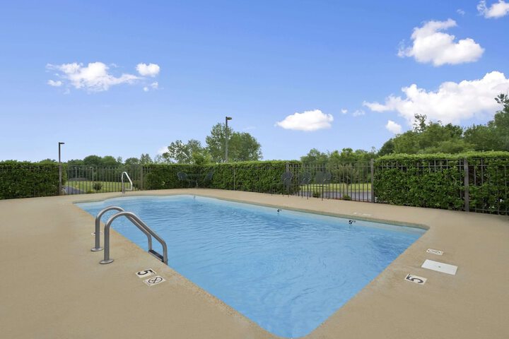 Pool 2 of 11