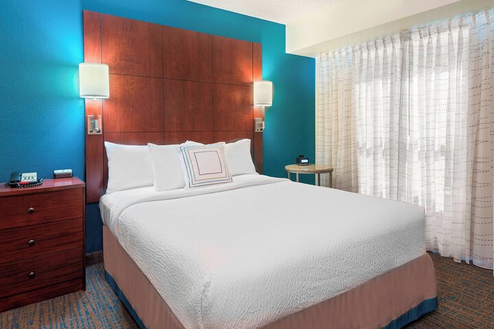 Room 14 of 22
