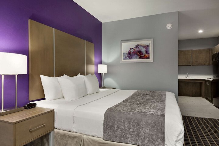Room 9 of 15