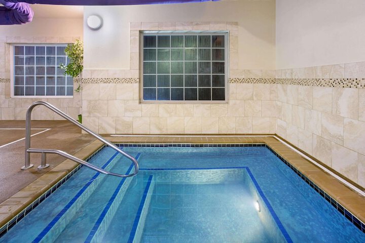 La Quinta Inn & Suites by Wyndham Dickinson