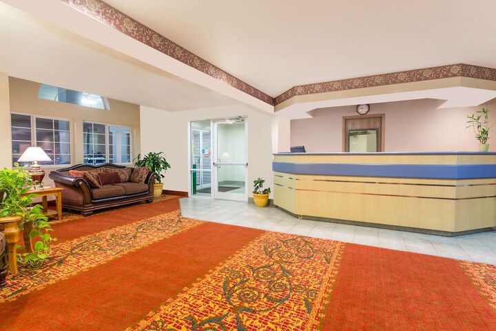 Hotel Interior 4 of 40