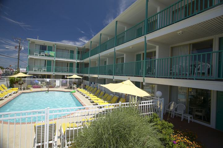 Pool 4 of 22