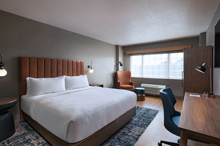 Room 11 of 20