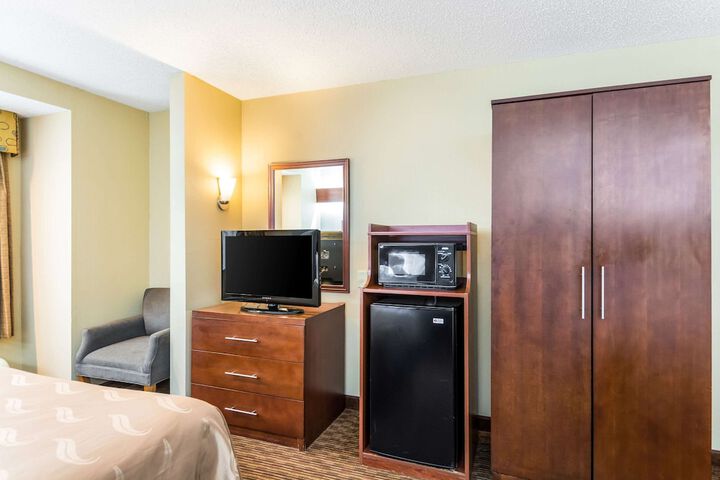 Room 11 of 30