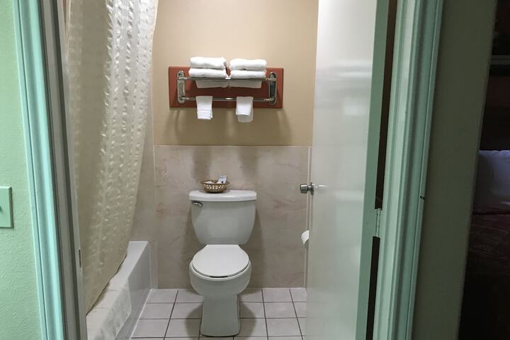 Luxury Inn & Suites Liberty