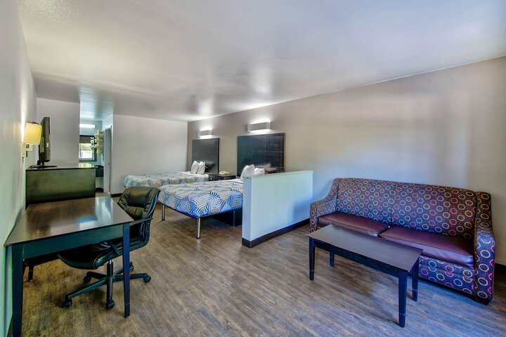 Room 8 of 26