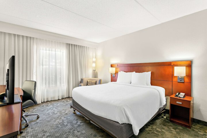 Room 15 of 37