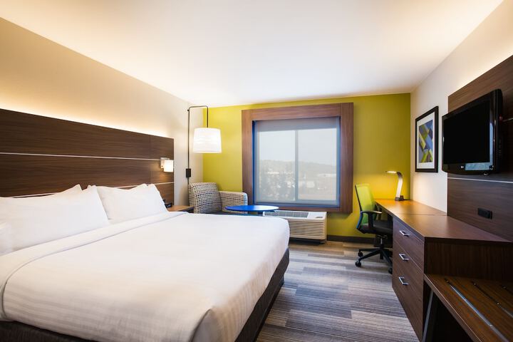 Holiday Inn Express & Suites Cedar City by IHG