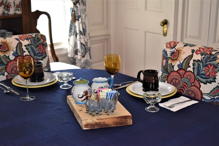 Dining 37 of 46