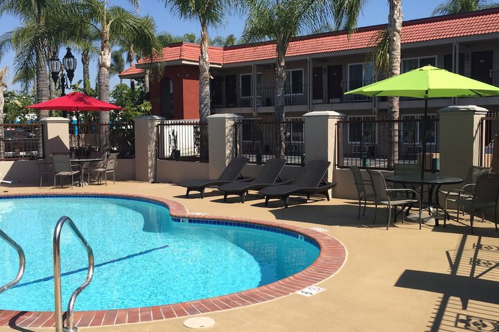 Pool 4 of 26