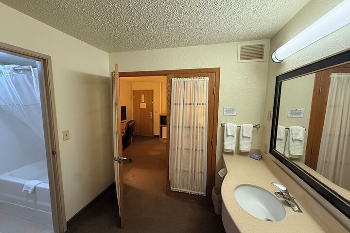 Rodeway Inn Hesston