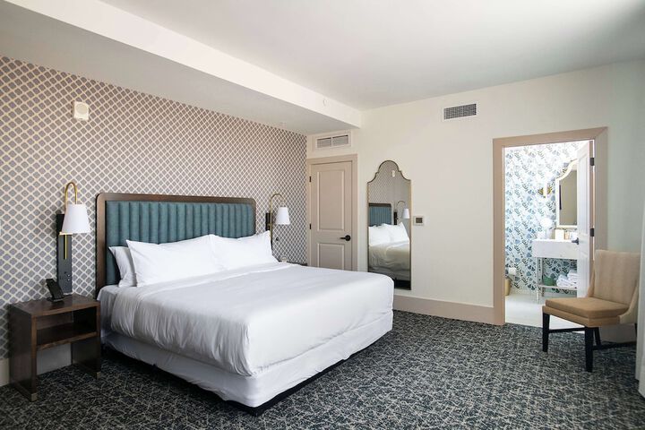 Room 7 of 43