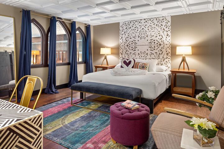 The Highlander Hotel Iowa City an Ascend Collection Hotel