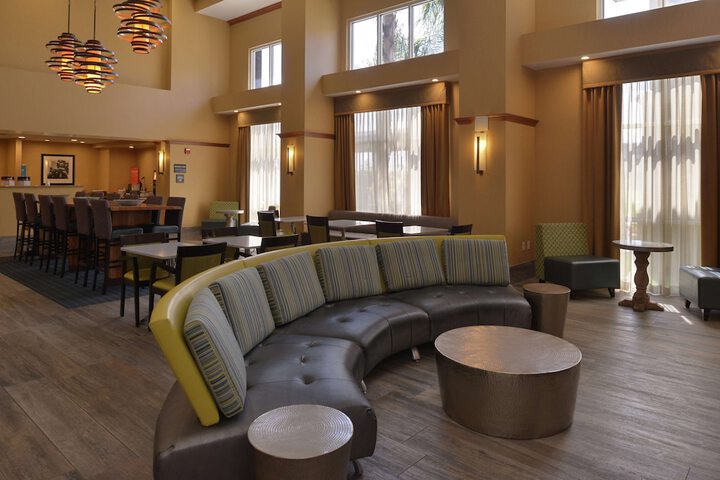 Hampton Inn & Suites Bakersfield North-Airport